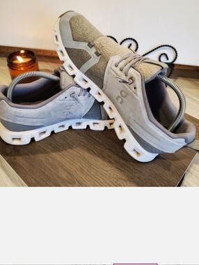 On Cloud 5 Terry Running Shoe Light Gray and White Sneakers        Womens 11